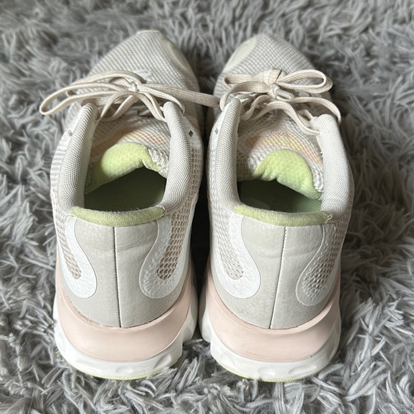 Nike Renew Sneakers - Picture 3 of 4